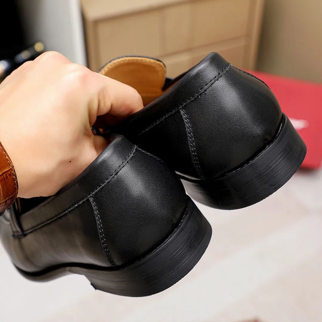 Men's shoes 💰440 🔥Ferragamo's new men's casual slip-on shoes🇨🇳Official website original 1:1 mold, original quality💯Fine workmanship, high-end luxury☘The upper is made of imported Italian first-layer cowhide🌴Luxurious water dyeing🐂Leather lining🍓Rubber wear-resistant and non-slip outsole, breathable and comfortable to wear🍍The first choice for high-taste men, color optional! Code number 38-45